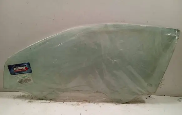 Mercedes-Benz C W203 Front door window/glass (coupe) 5352LGSC2FD
