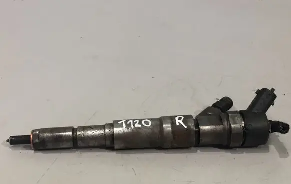 BMW 5 E39 Fuel injector 0445110047 7785984