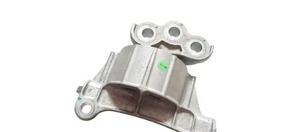 MG ZS Engine mount bracket 10592201