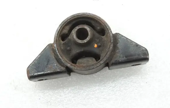 Mitsubishi Pajero Front differential bracket MR374569