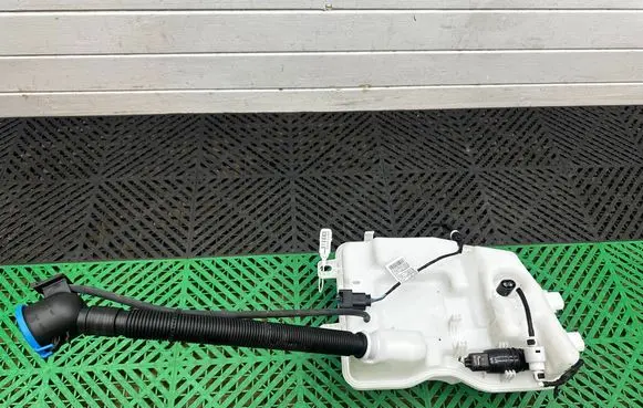 BMW X1 F48 F49 Windshield washer fluid reservoir/tank 7369649 14533612 15T0119