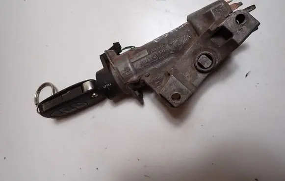 Audi A4 S4 B6 8E 8H Ignition lock 4B0905851C