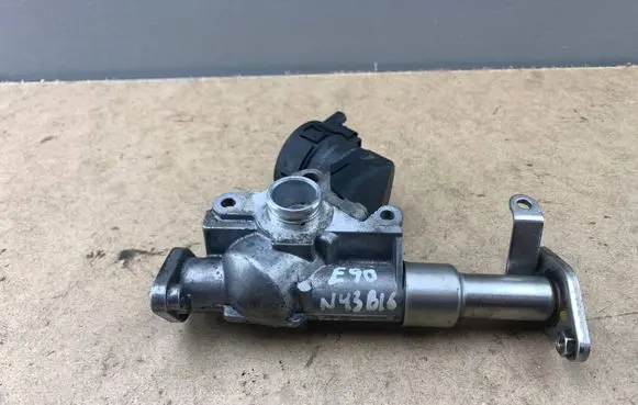 BMW 1 E81 E87 EGR valve 11717563241 7563241