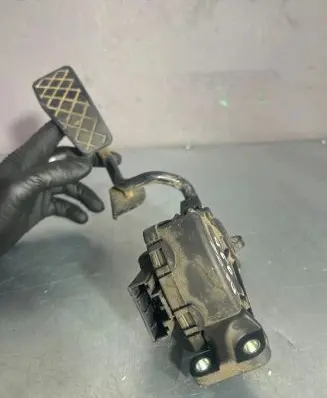 Audi A6 S6 C6 4F Accelerator throttle pedal 4F2721523 6PV00898402