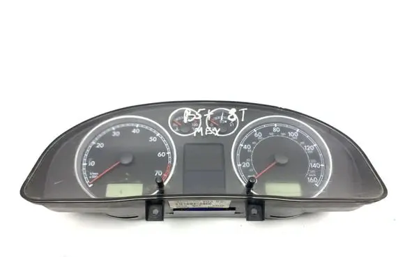 Volkswagen PASSAT B5 Speedometer (instrument cluster) 3B0920927