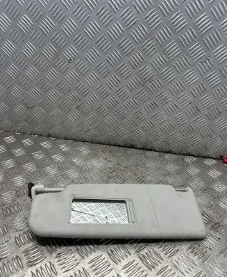 Volkswagen Golf VI Sun visor