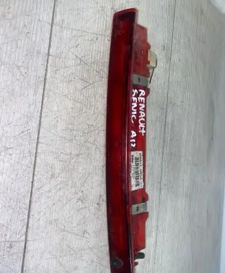 Renault Scenic II - Grand scenic II Third/center stoplight 8200073239 89398083