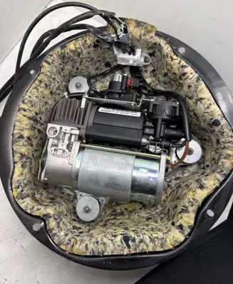 BMW X5 E53 Air suspension compressor/pump 6753862 37226753862