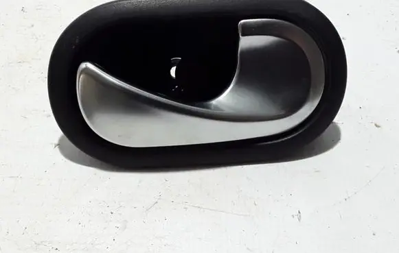 Renault Twingo III Front door interior handle 8200310580