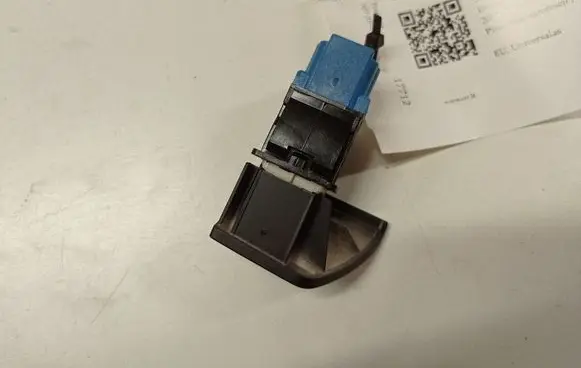 Peugeot 307 ESP (stability program) switch 9636669577