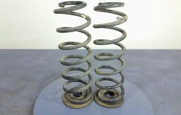 Volkswagen Golf Sportsvan Rear coil spring 5Q0511115GG