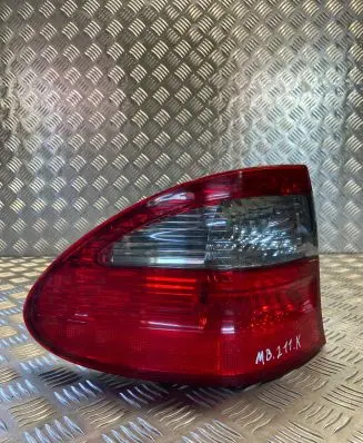 Mercedes-Benz E W211 Rear/tail lights A2118202764