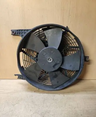 Volvo V40 Radiator cooling fan shroud