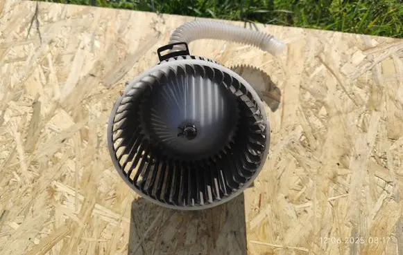 Mazda 3 II Heater fan/blower 8727000870