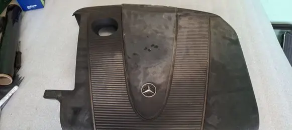 Mercedes-Benz C W203 Engine cover (trim) 
