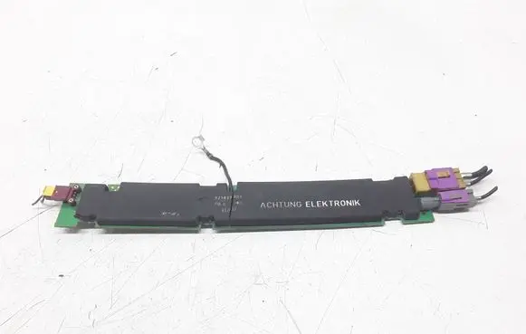 Volkswagen Phaeton Aerial antenna amplifier 3D0035225AD