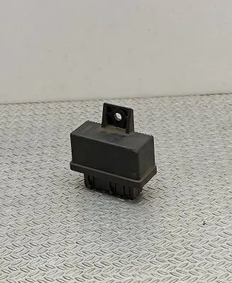 Peugeot 308 Fuel injection pump control unit/module 240107