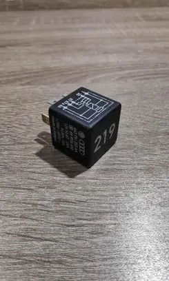 Audi A6 S6 C5 4B Other relay 443951253AA 899574000 219