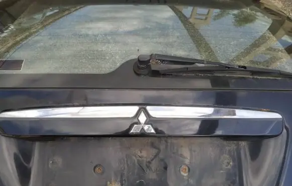 Mitsubishi Space Star Trunk door license plate light bar 