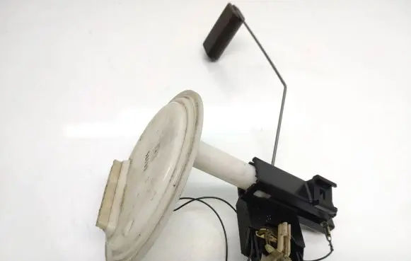Volvo S60 Fuel level sensor 68905