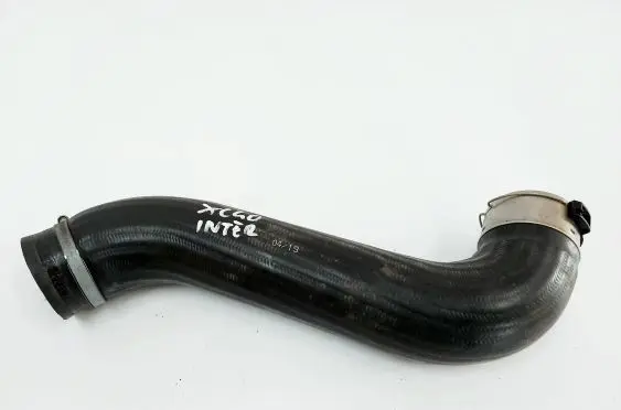 Volvo XC40 Intercooler hose/pipe 32224397