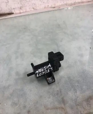 Nissan Qashqai J12 Turbo solenoid valve 8200762162