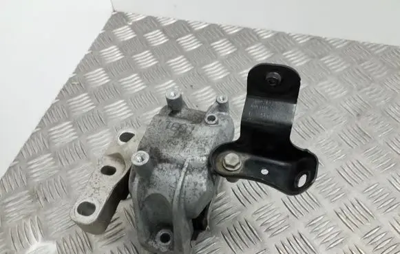 Seat Altea XL Engine mount bracket 1K0199262CN 1K0199588