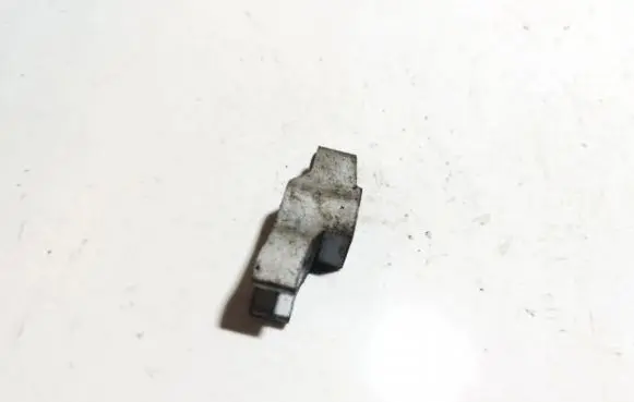 Opel Insignia A Fuel Injector clamp holder