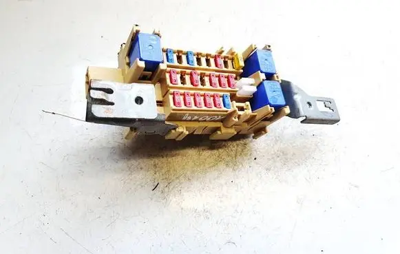 Nissan Leaf I (ZE0) Fuse box set 16823