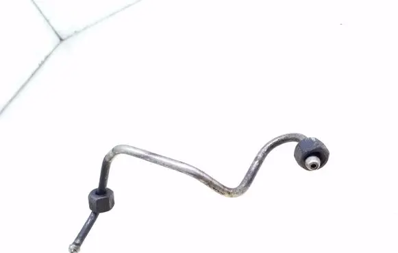 Volvo V50 Fuel line pipe