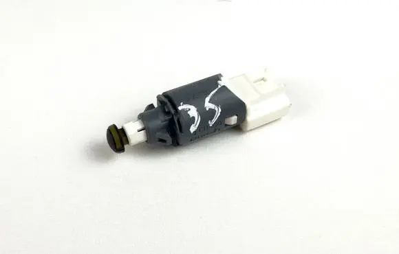 Renault Megane II Brake pedal sensor switch 8200168238b