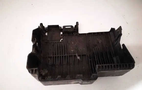 Opel Corsa E Fuse box cover 525230582