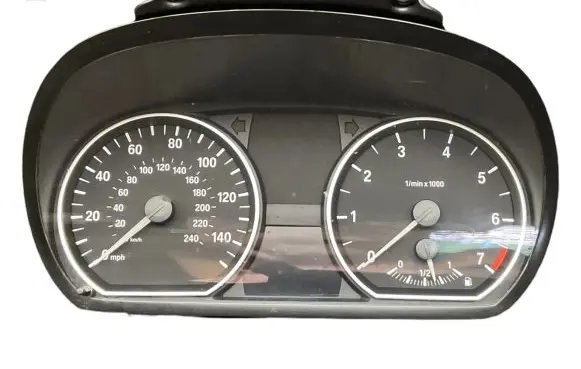 BMW 1 E81 E87 Speedometer (instrument cluster) 9242325 230321867 215461301