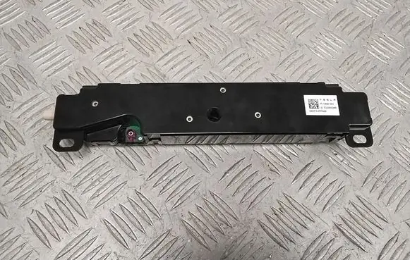 Tesla Model Y Aerial antenna amplifier 158560100E