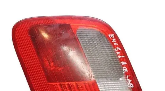 Tailgate rear/tail lights