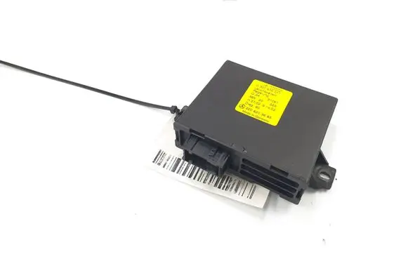 Mercedes-Benz S W220 Xenon control unit/module 2208203685