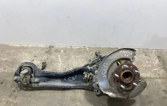 Chrysler Pacifica Rear wheel hub spindle/knuckle 68235367B