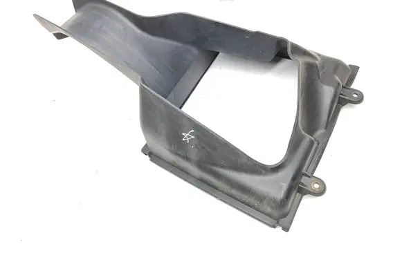 Maserati Ghibli Intercooler air guide/duct channel 670004140 C799 10147603