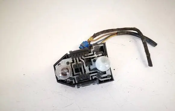 Volkswagen PASSAT B3 Tail light bulb cover holder 333945257