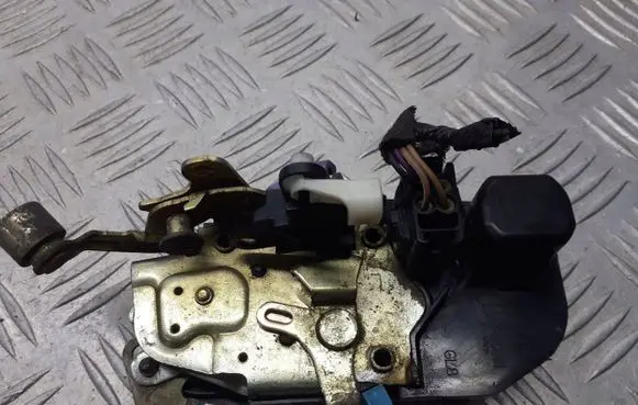 Chrysler Grand Voyager IV Front door lock