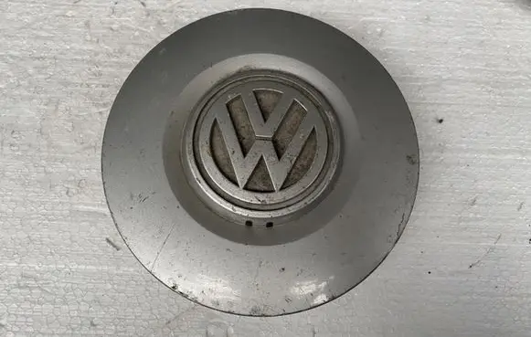 Volkswagen Golf IV Original wheel cap 1H0601149A