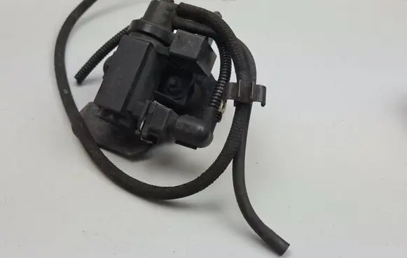 BMW 3 E90 E91 Turbo solenoid valve 7796634 70057900 06T067