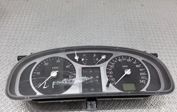 Renault Laguna II Speedometer (instrument cluster) 8200170305