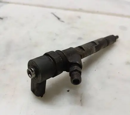 Chrysler Voyager Fuel injector 0445110059