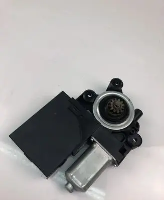 Volvo S40 Front door window regulator motor 979037100