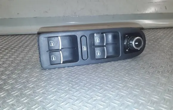 Volkswagen Golf VI Electric window control switch 5K0867255A