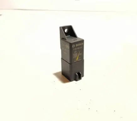 Jaguar E-Pace Glow plug pre-heat relay FX23189E2AC 0281003123