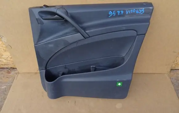 Mercedes-Benz Vito Viano W639 Front door card panel trim