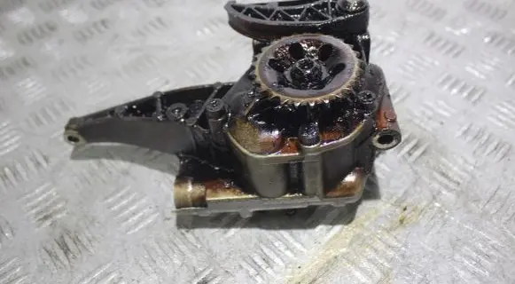 Mercedes-Benz S W221 Oil pump A2721800501