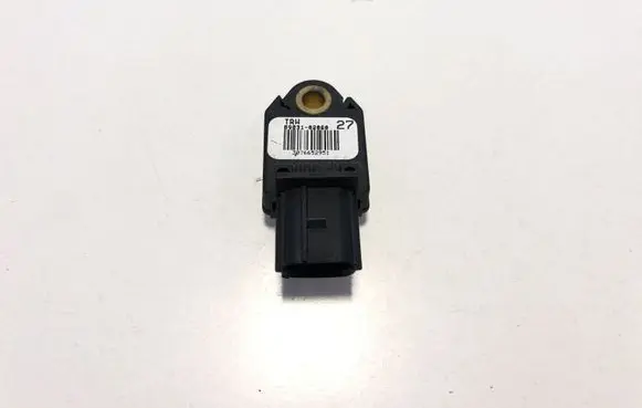 Toyota Auris 150 Airbag deployment crash/impact sensor 8983102060